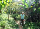 Foto que mostra a dona Juvelina Franco Batista em seu trabalho cotidiano na Comunidade de Remanescentes de de Quilombos Areia Branca, municpio de Bocaiva do Sul - PR. <br /><br /> Foto: Clemilda Santiago Neto